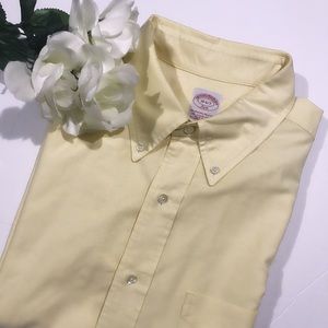 Brooks Brothers yellow button down shirt neck 18